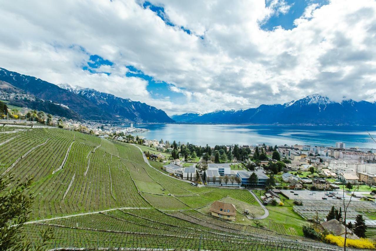 Montreux Castle | Charming Lake View Studio Ngoại thất bức ảnh